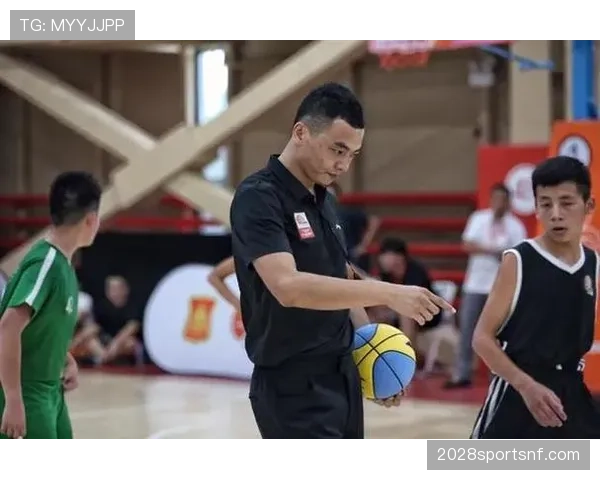 半场哨响起的规则作用与裁判判罚标准解析